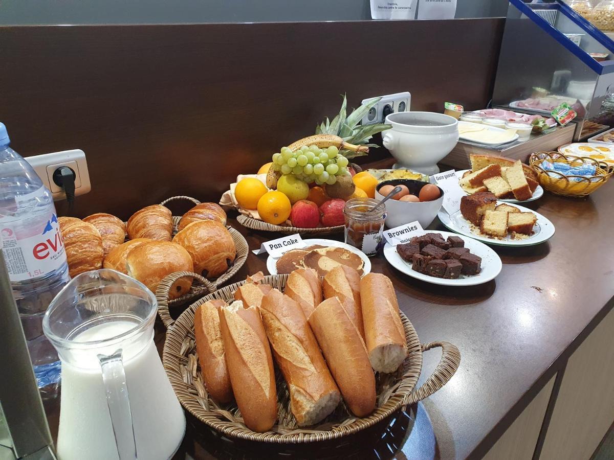 Contact Hotel Restaurant La Chaumiere Entre Orgeval Et Flins A13 Sortie 8 Ле Мюро Екстериор снимка
