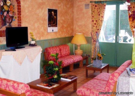 Contact Hotel Restaurant La Chaumiere Entre Orgeval Et Flins A13 Sortie 8 Ле Мюро Стая снимка